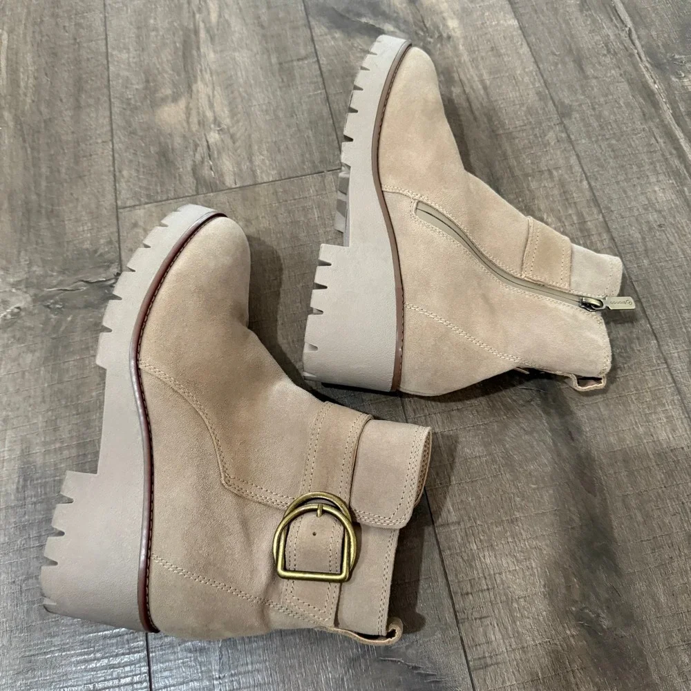 Blondo Dagger Waterproof Suede Leather‎ Lug Sole Buckle Ankle Boots 10M School